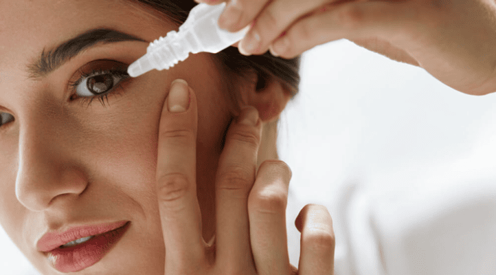 استفاده از قطره چشم برای لنز تماسی